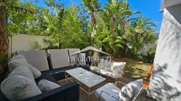 Elegante Duplex S+3 con Giardino e Stanza di Servizio MDL0126