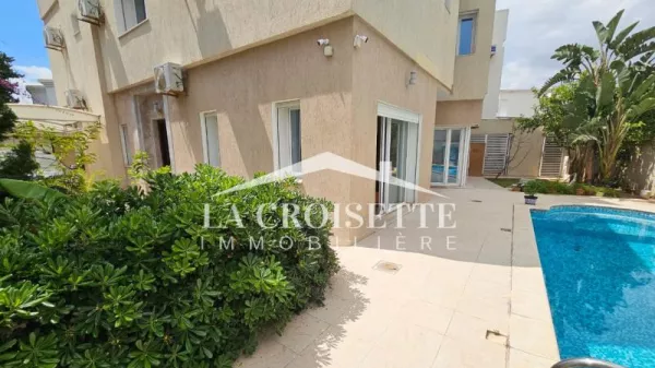 Villa di Lusso in Affitto a El Aouina, Tunis
