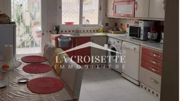 Appartamento Villa al Piano Terra con Giardino a La Soukra - Un Rifugio di Pace e Comfort