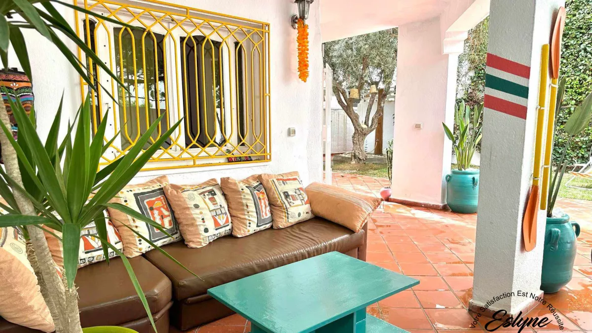 طابق أرضي من فيلا مستقلة مفروشة في شط مريام - إيجار موسمي