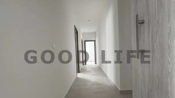 Ufficio Moderno in Affitto a La Soukra