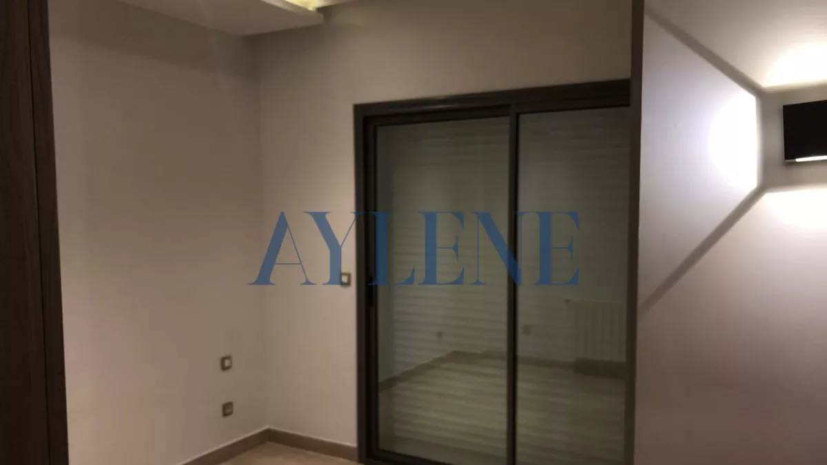 شقة فاخرة من غرفتي نوم للايجار في جاردين دي كارثاج - الإيجار الشهري: 2200 دينار تونسي