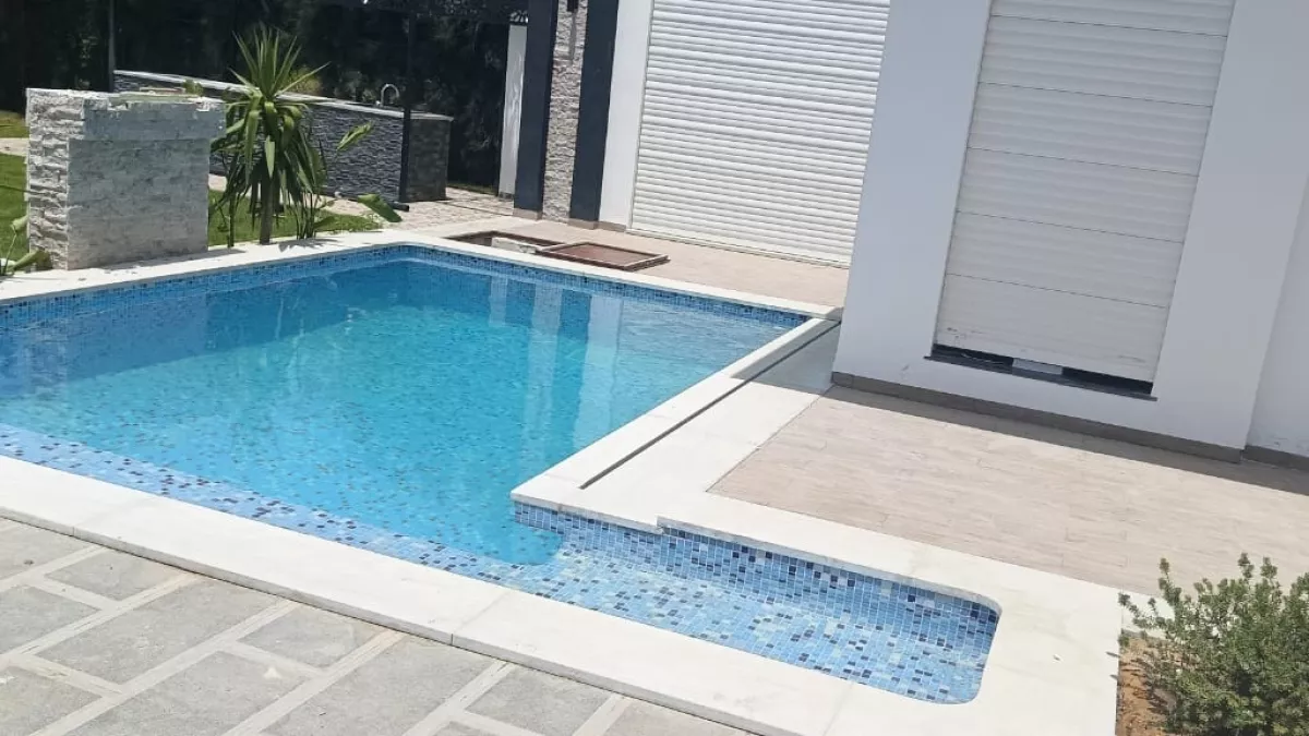 فيلا مستقلة على بعد 5 كم من ياسمين الحمامات