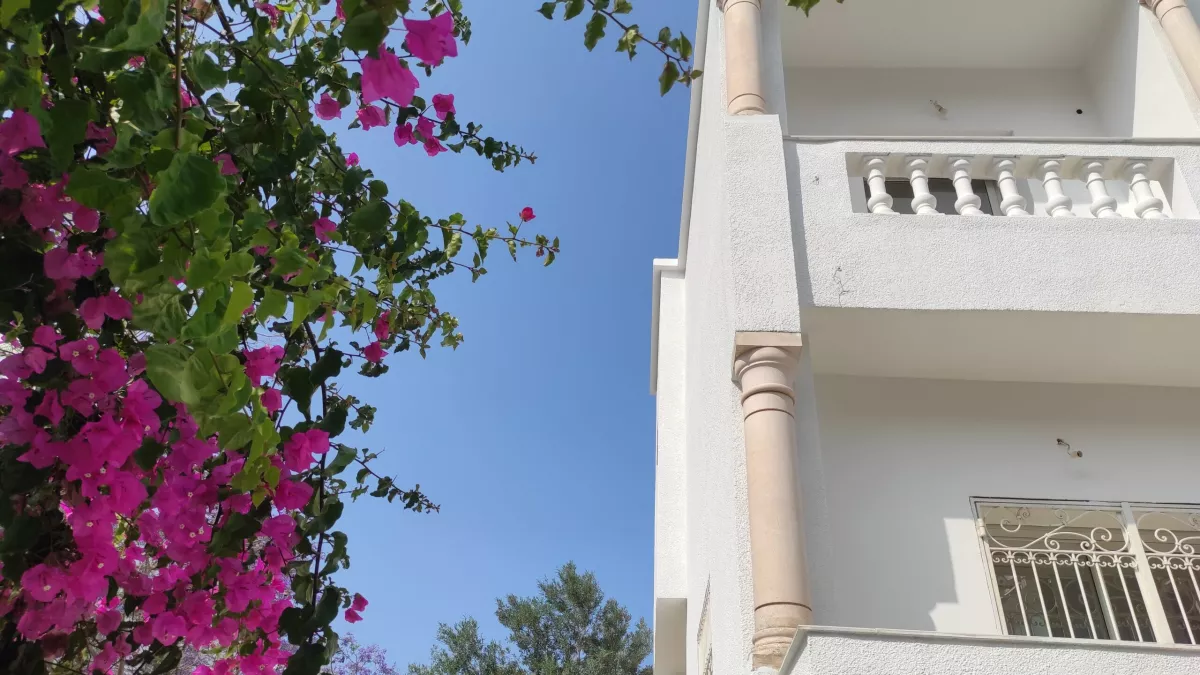 Luxury Duplex S+5 at Lac 2: A Haven of Elegance by the Lake