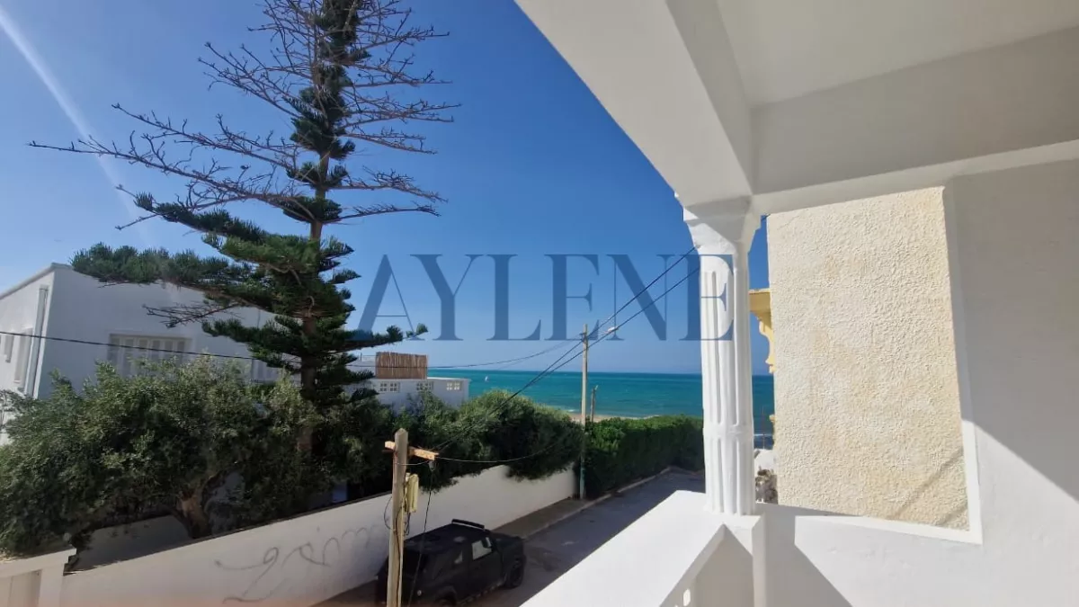 Stunning Sea-View Villa S4 in La Marsa