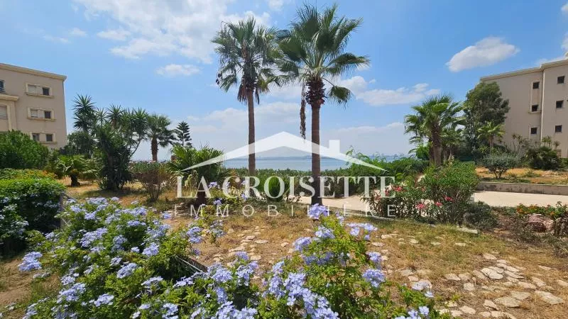 Appartamento di Lusso S2 con Vista Lago a Lac 1 MAV1254 - Un Soggiorno Lussuoso sul Lago