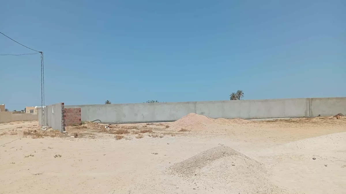 المزايا الرئيسية لهذه الأرض: