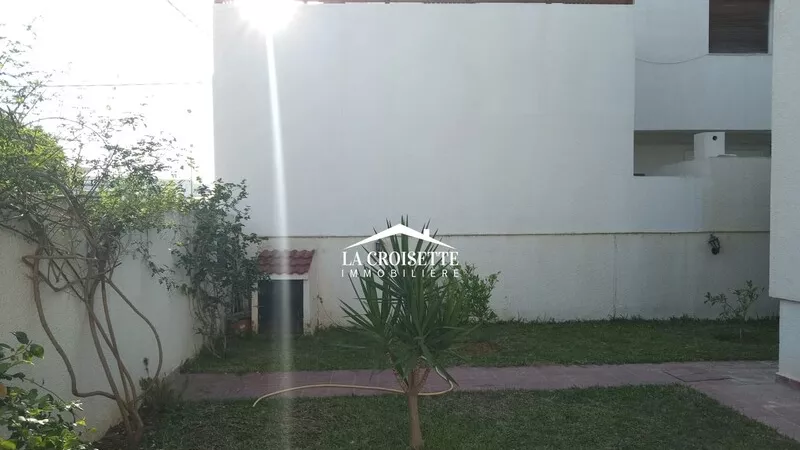 فيلا فاخرة S3 للكراء في المرسى – المرجع MVL1604: ملاذٌ من الراحة والرفاهية