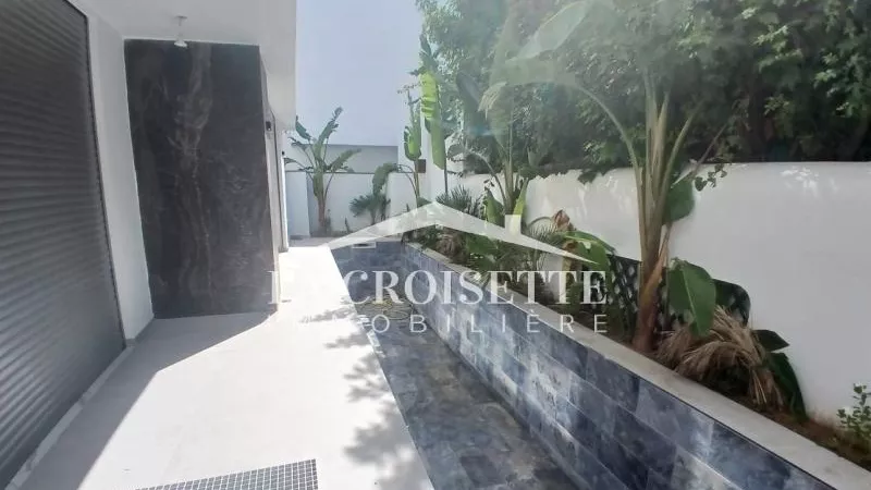 شقة دوبلكس فاخرة للإيجار في لا مرسى - MDL0695