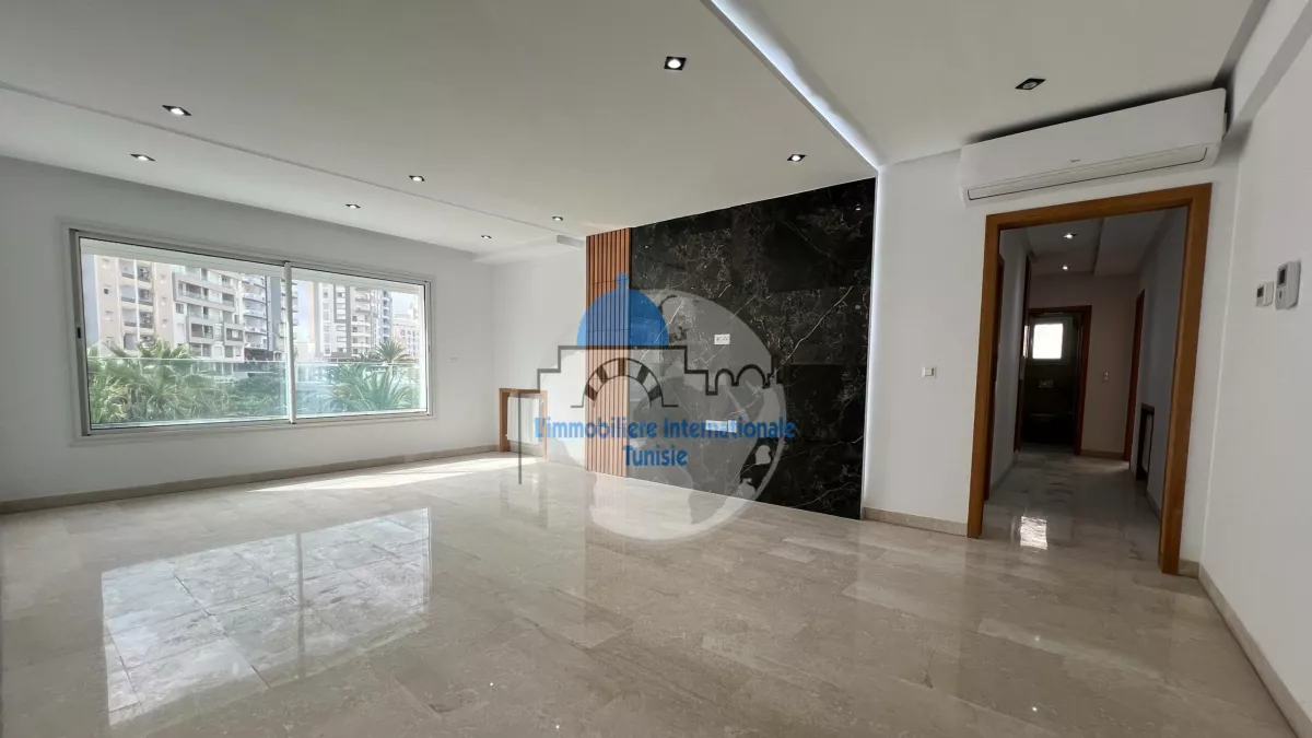 شقة فاخرة S2 للايجار في سوسة السياحية: ملاذ من الرقي