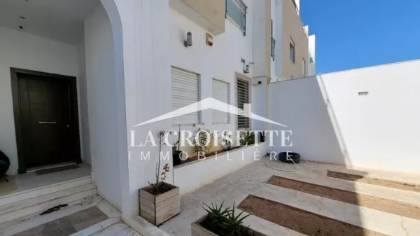 Luxury Triplex with Pool in Gammarth MTRV0063