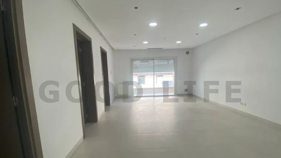 مكتب مفتوح وواسع 80 م² في أرقى أحياء قرطاج | فرصة إيجار