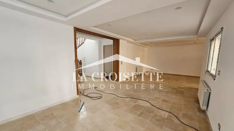 شقة دوبلكس فاخرة مع تراس في لاك 1، تونس