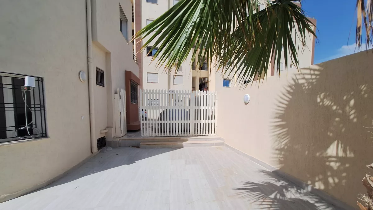 ثلاثة طوابق فاخرة في أريانة سيتي الغزالة: واحة أنيقة للعيش الراقي