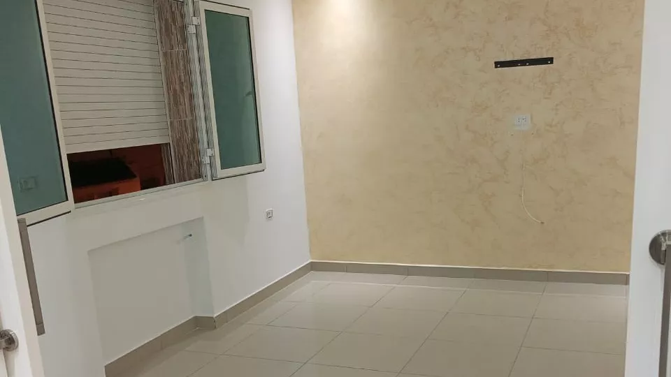 Ihr Ideales Zuhause Erwartet Sie – S+3 Villa-Etage in Ouardia 6