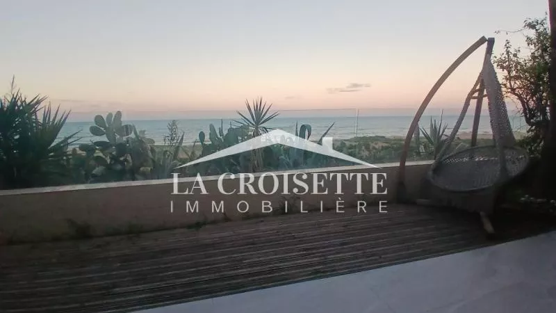 فيلا في الطابق الأرضي للايجار في المرسى، تونس - MVL1243