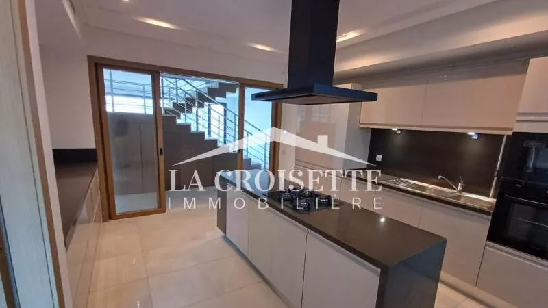 Lussuoso Duplex con Terrazza sul Lago 2 - Un'Eden dei Sogni a Portata di Mano