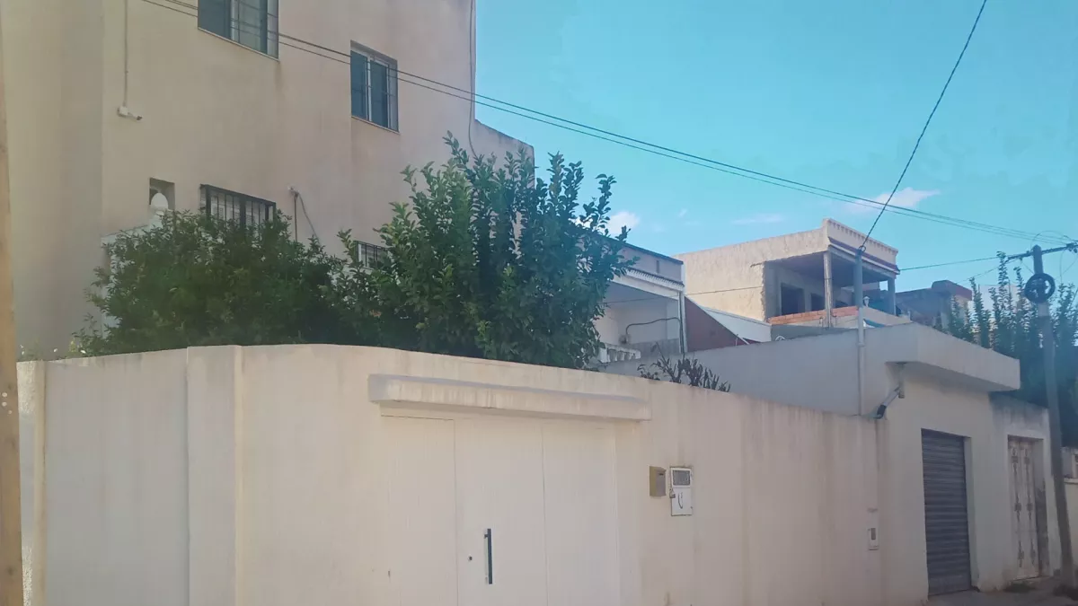 فرصة استثمارية فريدة من نوعها في تونس: مبنى على ثلاثة مستويات
