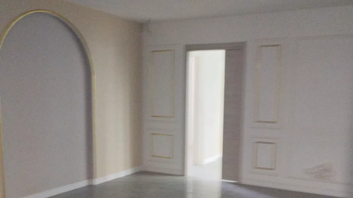 Spazio Ufficio di Lusso a Berges du Lac: Un'Opportunità Eccezionale per la Tua Attività