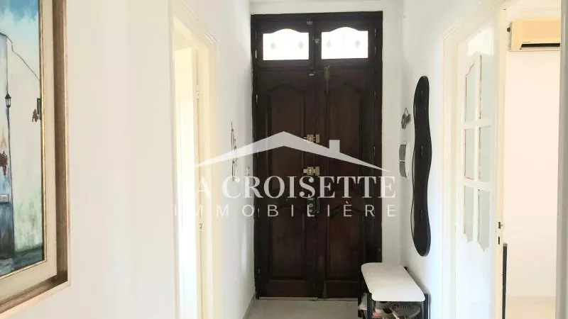 فيلا S2 مفروشة بكامل طوابقها في المرسى — ملاذ من الراحة والهدوء