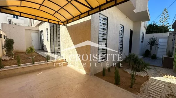 Luxury S3 Apartment with Garden in La Marsa - MAL2088