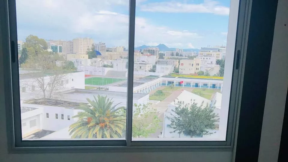 Büro zur Miete im 3. Stock nahe Augenklinik in Ariana