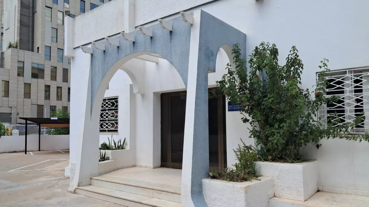 Ufficio Privato Arredato nel Cuore di Tunisi: L'Ideale per Freelancer e Startup