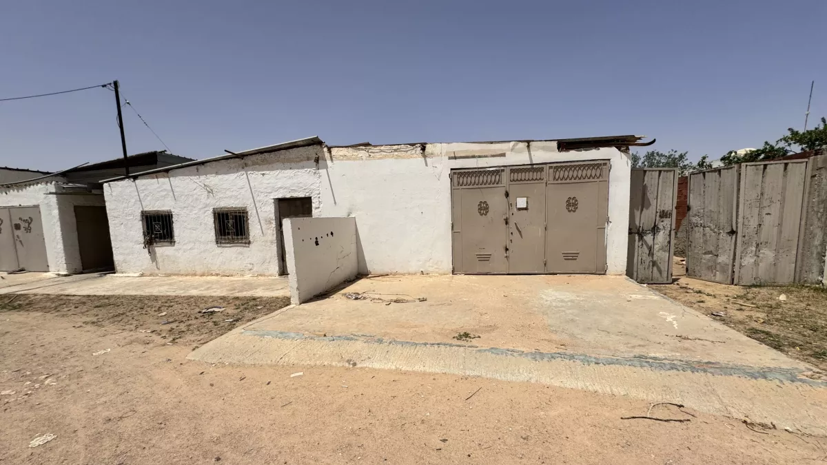 فرصة استثنائية للاستثمار: مستودع صناعي رفيع في صفاقس