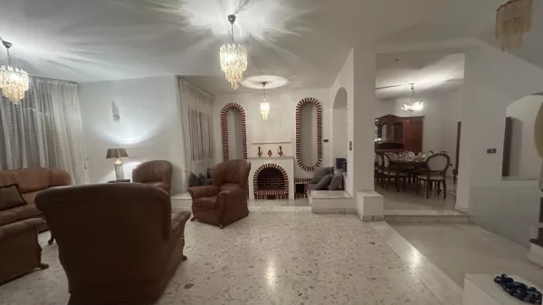 Luxury Villa in Ennasr1, Ariana