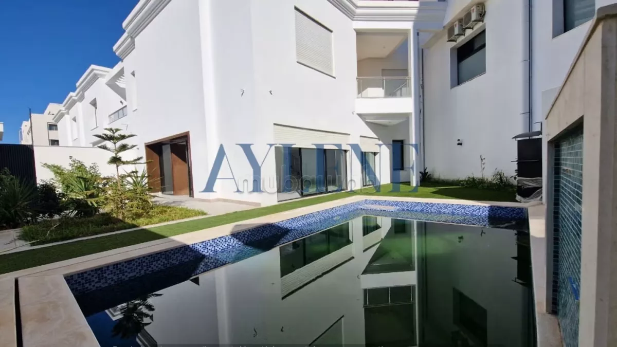 فيلا فاخرة من نوع S4 في心 منطقة بريج دو لاك