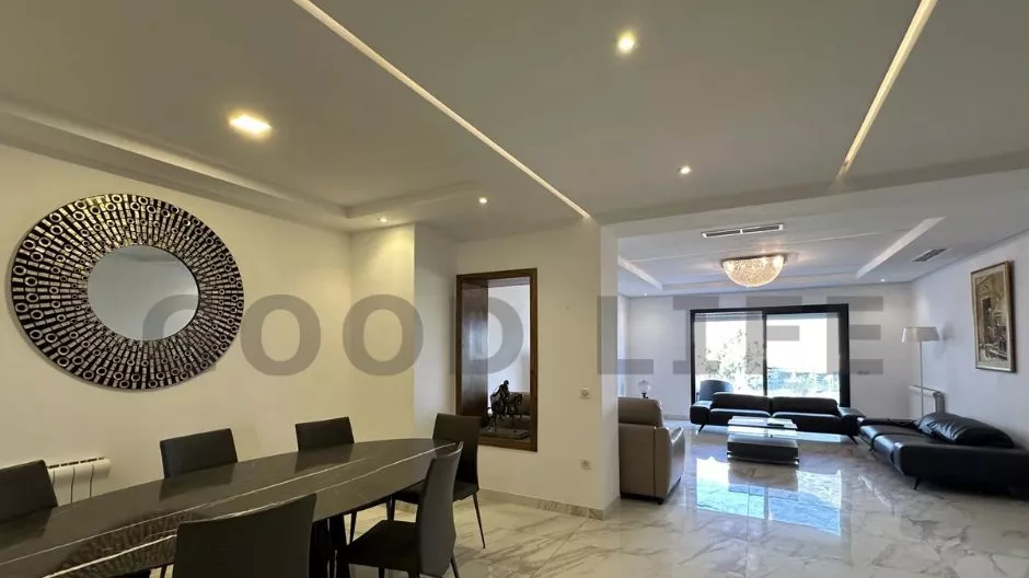 شقة فاخرة S+3 مفروشة للكراء في المرسى مع إطلالة بحرية