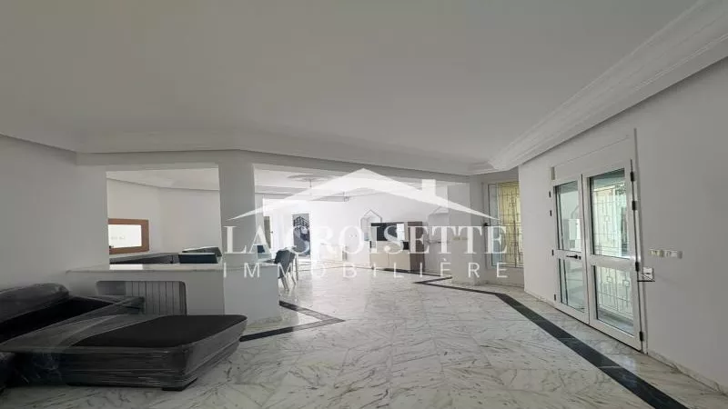 Luxury Villa with Pool for Rent in La Soukra - MVL0080