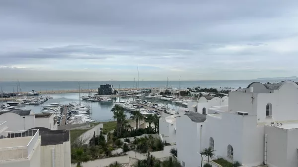 Exceptional Villa with Panoramic Terrace Overlooking the Marina in Tunis