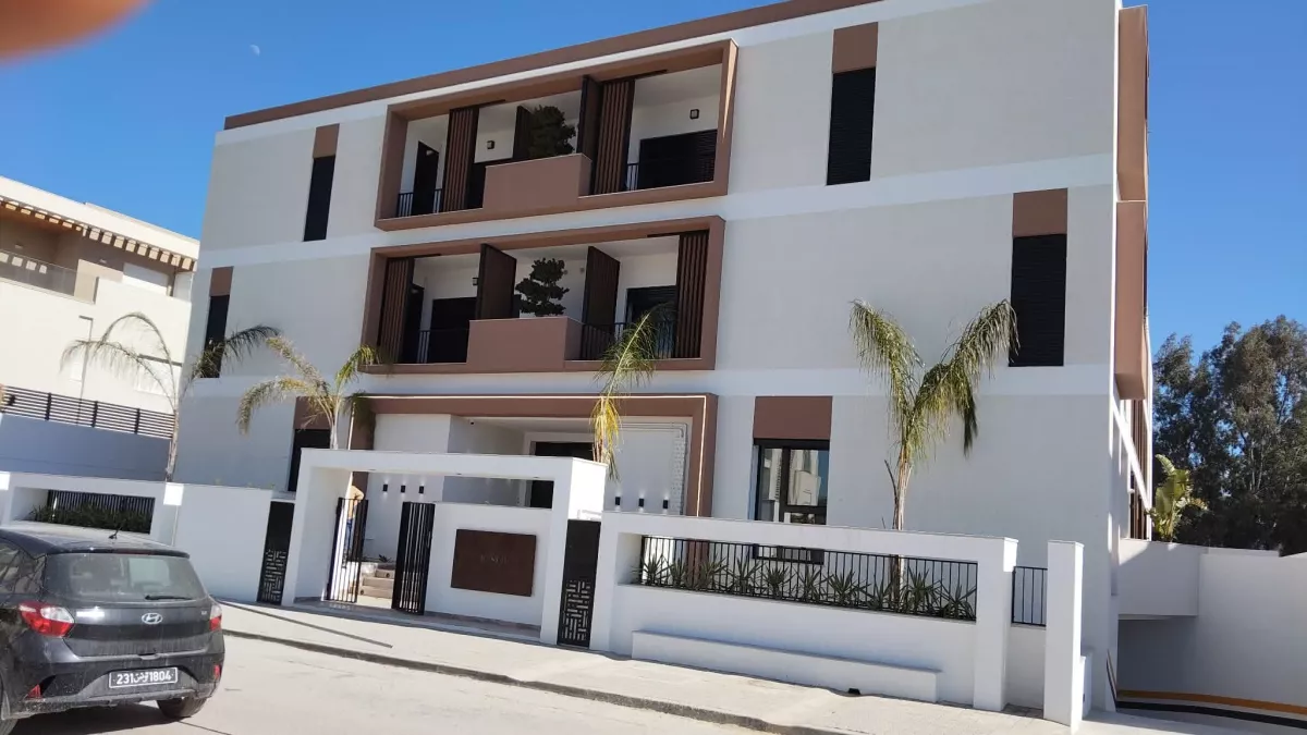 شقة فاخرة S+1 للكراء في أريانة – شوطرانة 1 | Les Bousquets