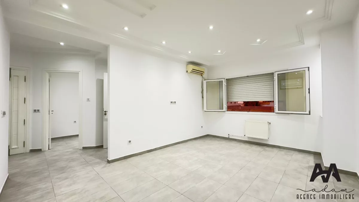 فيلا فاخرة S+1 مطلة للكراء السنوي بمنطقة بئر شالوف، نابل