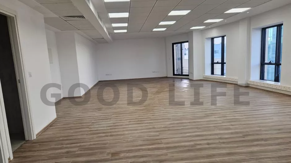 Luxury Office for Rent at Lac 1
