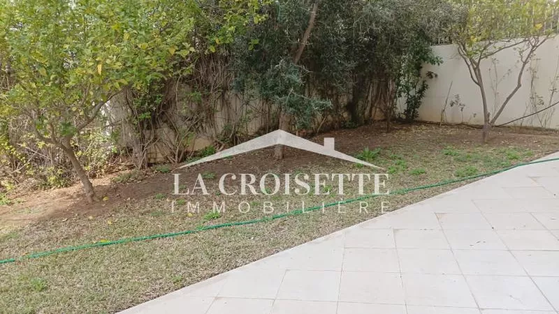 شقة فاخرة غرفة نوم 4 مع جاردن وتراس في طريق اللك 2