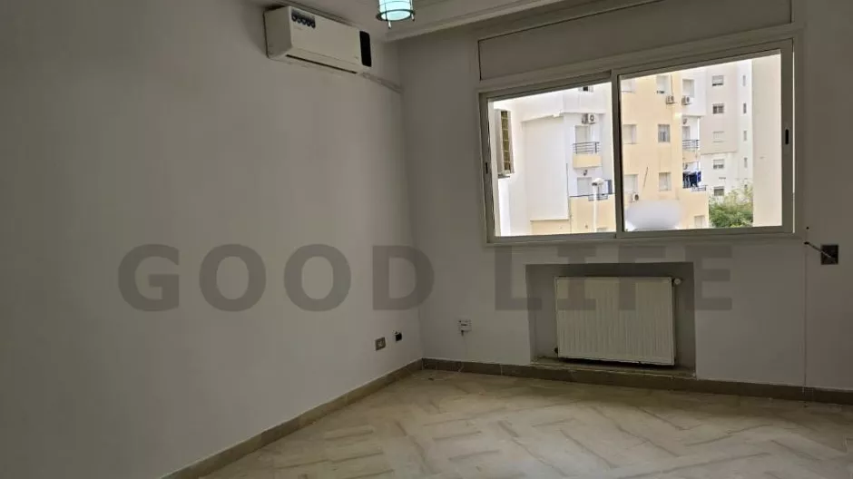 للإيجار: شقة فسيحة S+1 في حي النخيل – عين زغوان