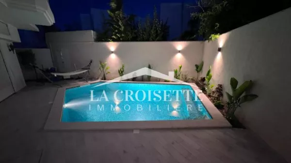 فيلا فاخرة مع مسبح في المرسى – ZVL0179