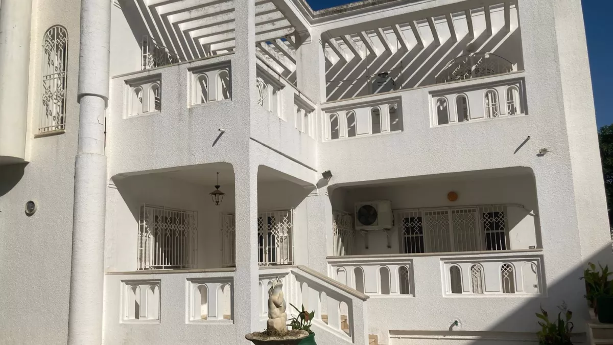 Luxury Master Villa in Menzah 9: A Tunisian Paradise