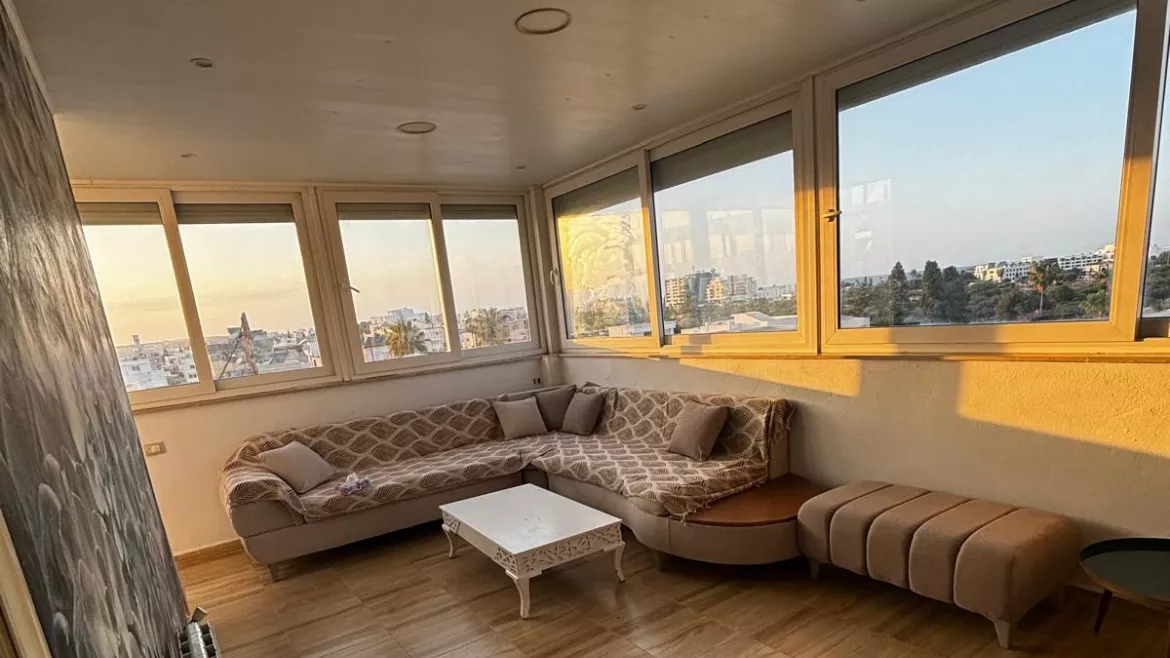 شقة روف ذات إطلالة بحرية – سوسة خزامة، شارع أوفن بلوسوم