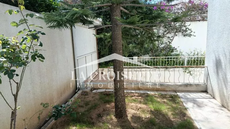 فيلا فاخرة للإيجار بعين زغوان الشمالية: MVL0086