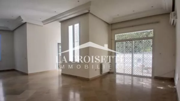 دوبلكس فاخر مع تراس في المرسى – المرجع MDL0723