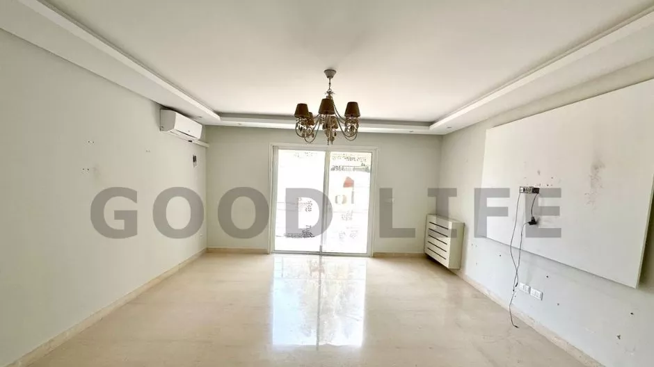 شقة مفروشة للكراء بلا سُكرة – S+3 مع موقف سيارات وإدارة