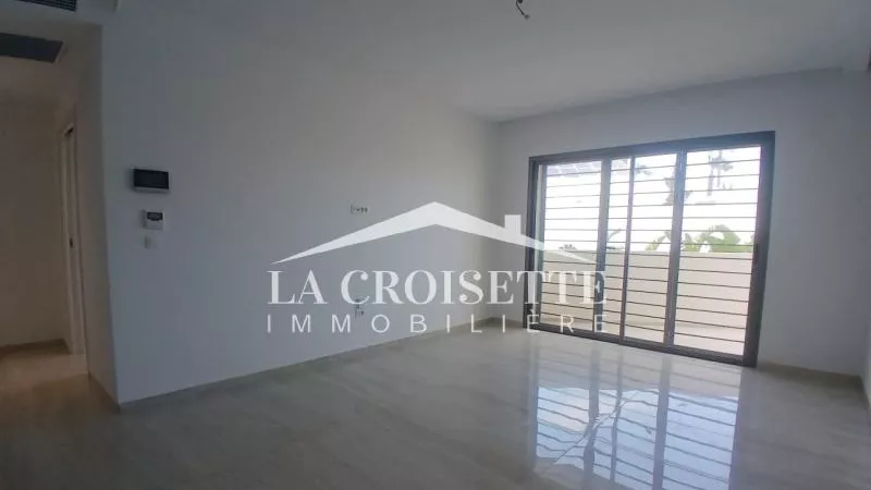 شقة فاخرة مكونة من غرفتي نوم للإيجار في **المرسى** - MAL2203