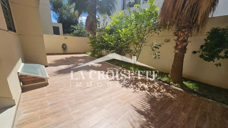 شقة أرضية مميزة مع حديقة خاصة في لا سوكرا – MAL1538