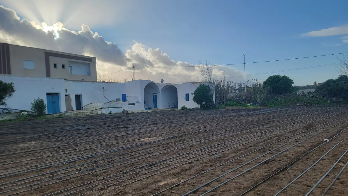 أرض للبناء في شاطئ تازرقة، نابل