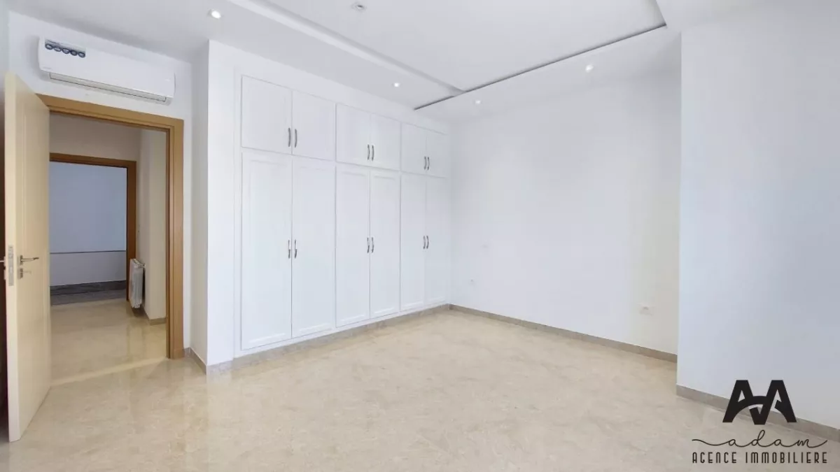 Spacious Villa Apartment S3 with Parking in AFH1, Nabeul - Ideal Location