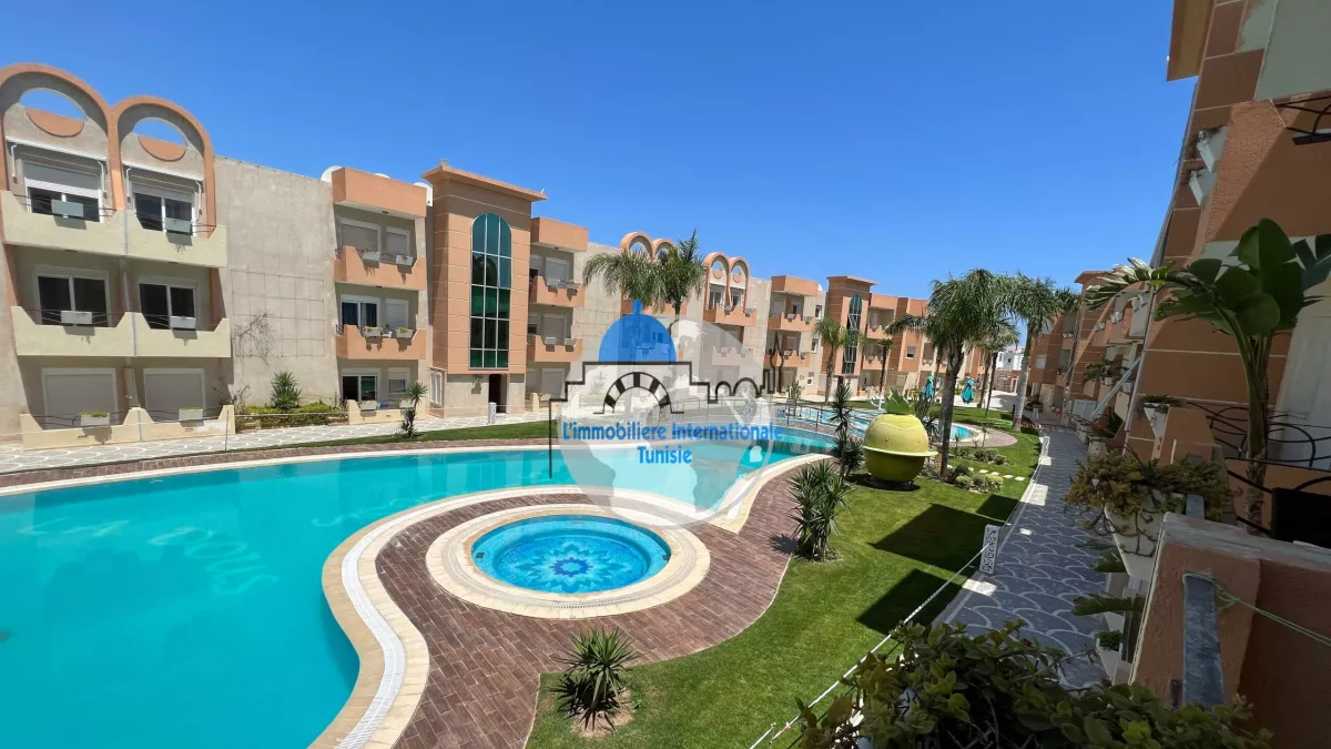 شقة فاخرة للبيع بمساحة S+3 في حي شات مريم المرغوب