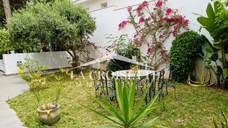 Charming S+2 House with Garden for Rent in Gammarth - Ideal Location